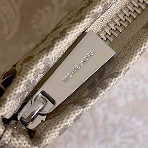 Brand New Michael Kors Zippered Belt Bag Fanny Pack Tan Logo w/ White Stripe main image 5